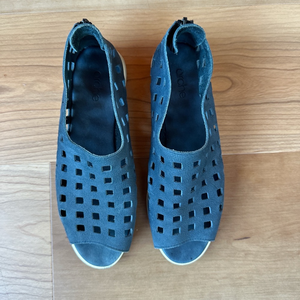 Arche Navy Blue Leather Cutout Peep Toe Sandals
